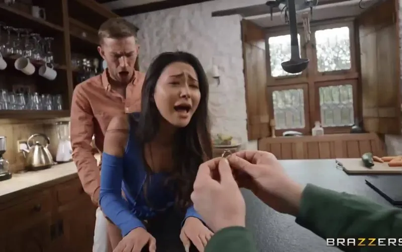 sex vava2009s,sex mbbg viêt nam,sex dịch tiếng Lên đỉnh khi được người yêu cầu hôn, nhưng có gì đó sai sai