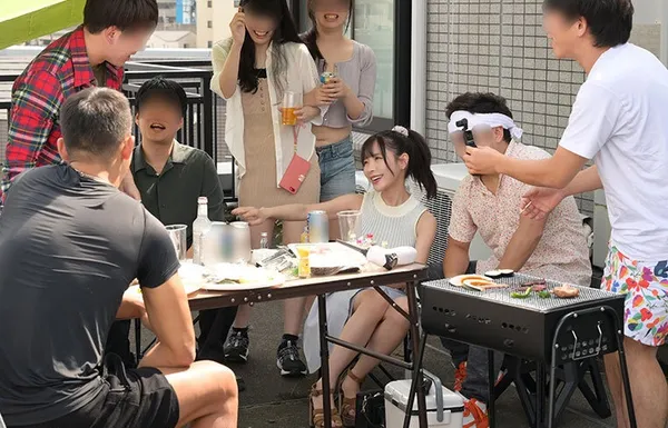 kenzie taylor sex Phát hiện gấu bị bạn học chuốc say và thác loạn trong bữa tiệc bbq